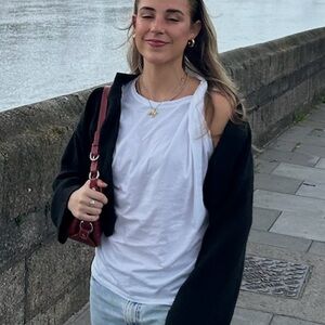 Banana Republic Asymmetrical knot sleeve White Tee